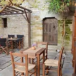 Fyloma With 5 Bedrooms Penzion 4*