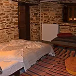 Fyloma With 5 Bedrooms Lafkos