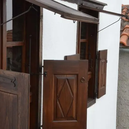 Fyloma With 5 Bedrooms 4* Lafkos