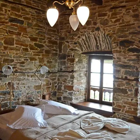 Fyloma With 5 Bedrooms Gæstehus Lafkos