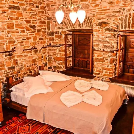 Fyloma With 5 Bedrooms 4* Lafkos