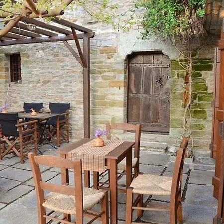 Fyloma With 5 Bedrooms Pensjonat 4*