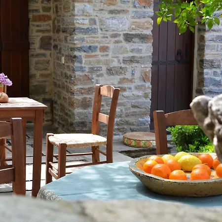 Fyloma With 5 Bedrooms 4* Lafkos