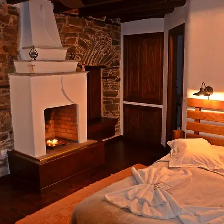 Fyloma With 5 Bedrooms Gæstehus Lafkos