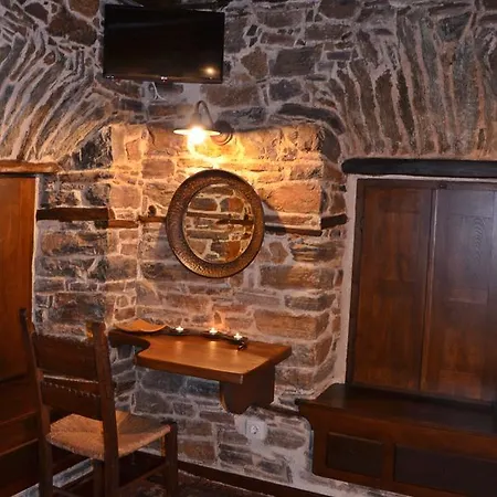 Fyloma With 5 Bedrooms