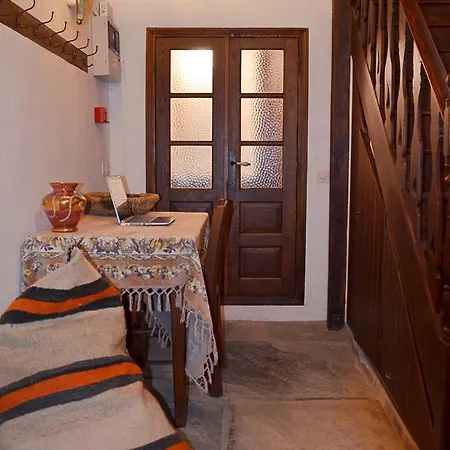 Gæstehus Fyloma With 5 Bedrooms Lafkos