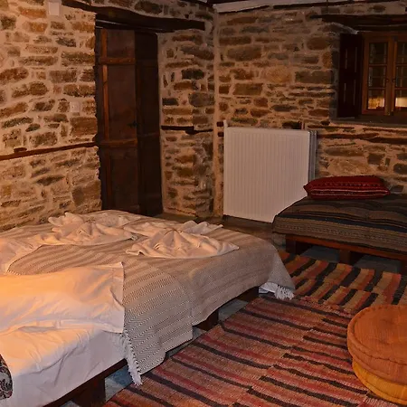 Fyloma With 5 Bedrooms Lafkos