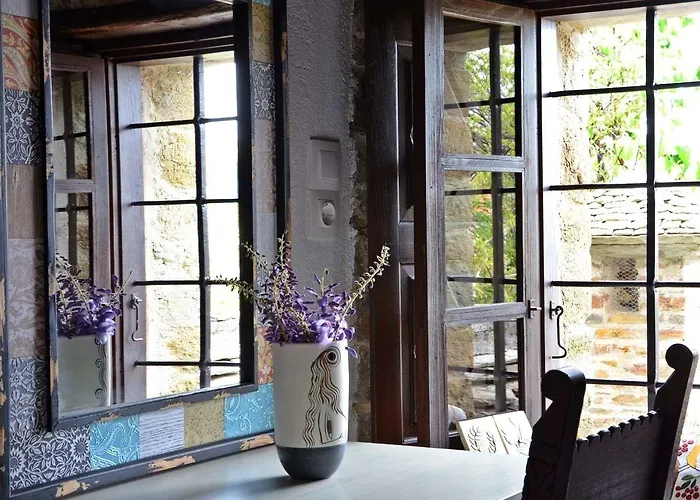 Fyloma With 5 Bedrooms Vendégház