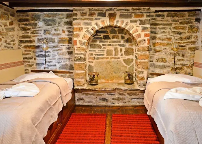 Fyloma With 5 Bedrooms 4* Lafkos