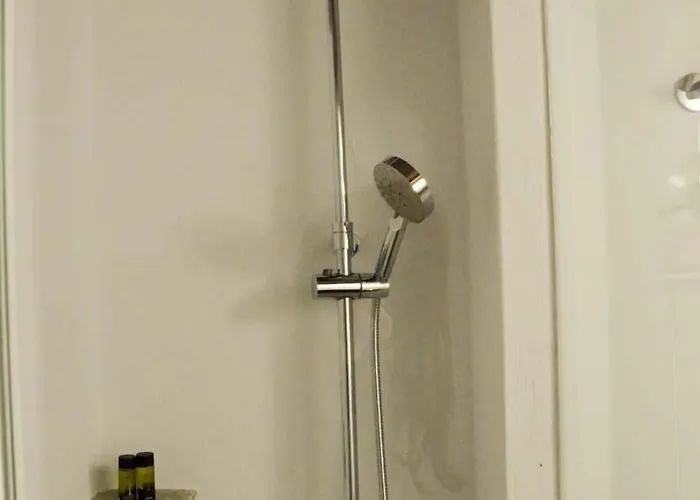 Casa de hóspedes Fyloma With 5 Bedrooms 4*