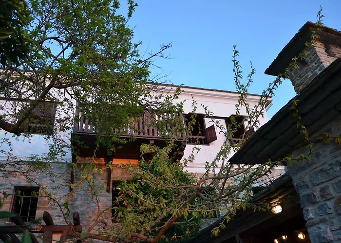 Casa de hóspedes Fyloma With 5 Bedrooms 4*