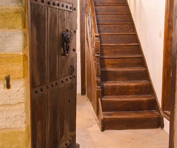 Fyloma With 5 Bedrooms Lafkos