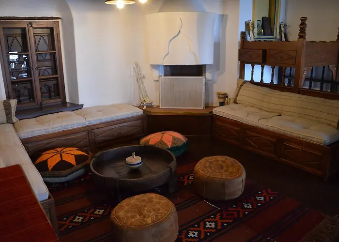 Casa de hóspedes Fyloma With 5 Bedrooms 4*