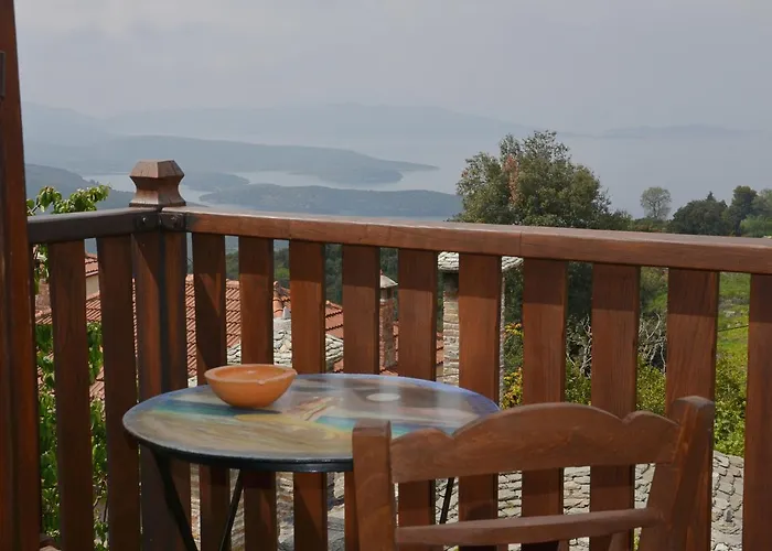 Fyloma With 5 Bedrooms Láfkosz